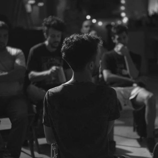 Rodri Amb teaching students